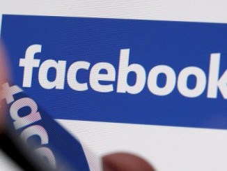 Faux comptes Facebook Chasse aux fake news fausse information et spams